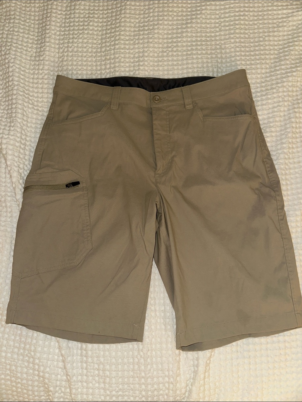 Eddie Bauer Men's Tan Performance Hybrid Shorts